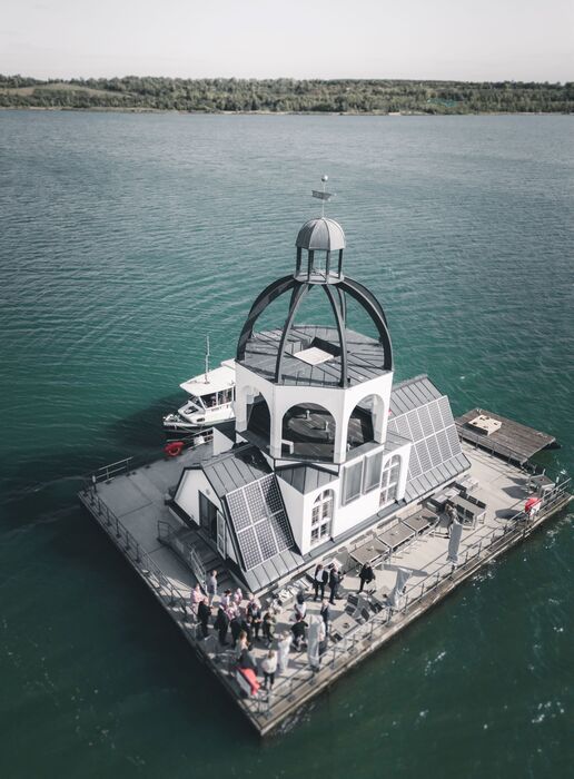 Luftaufnahme der Vineta auf dem Störmthaler See bei Leipzig – außergewöhnliche Location für standesamtliche Trauungen