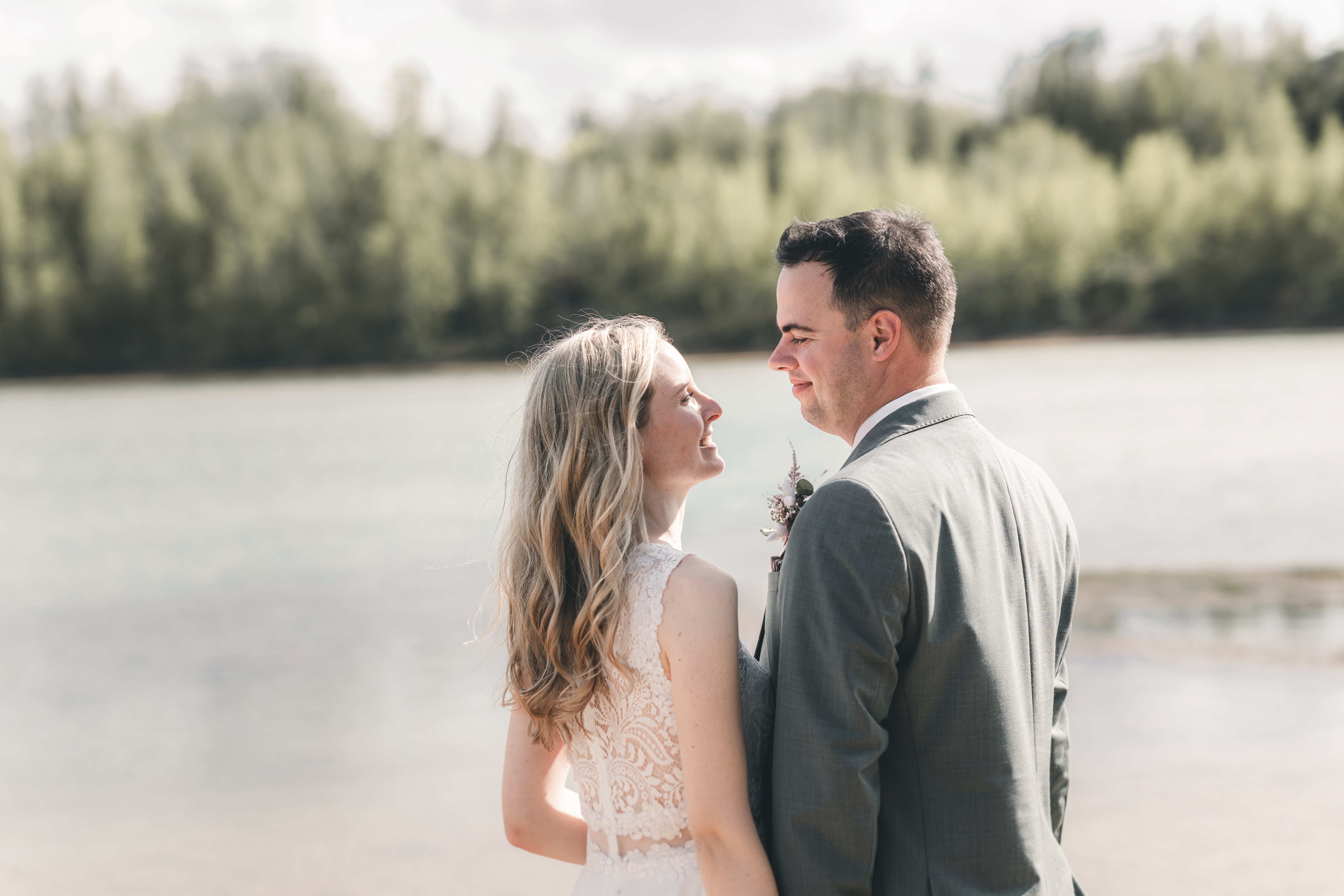 Hochzeitsreportage einer standesamtlichen trauung auf der VINETA auf dem Störmthaler See, Hochzeitsfotografin aus Leipzig