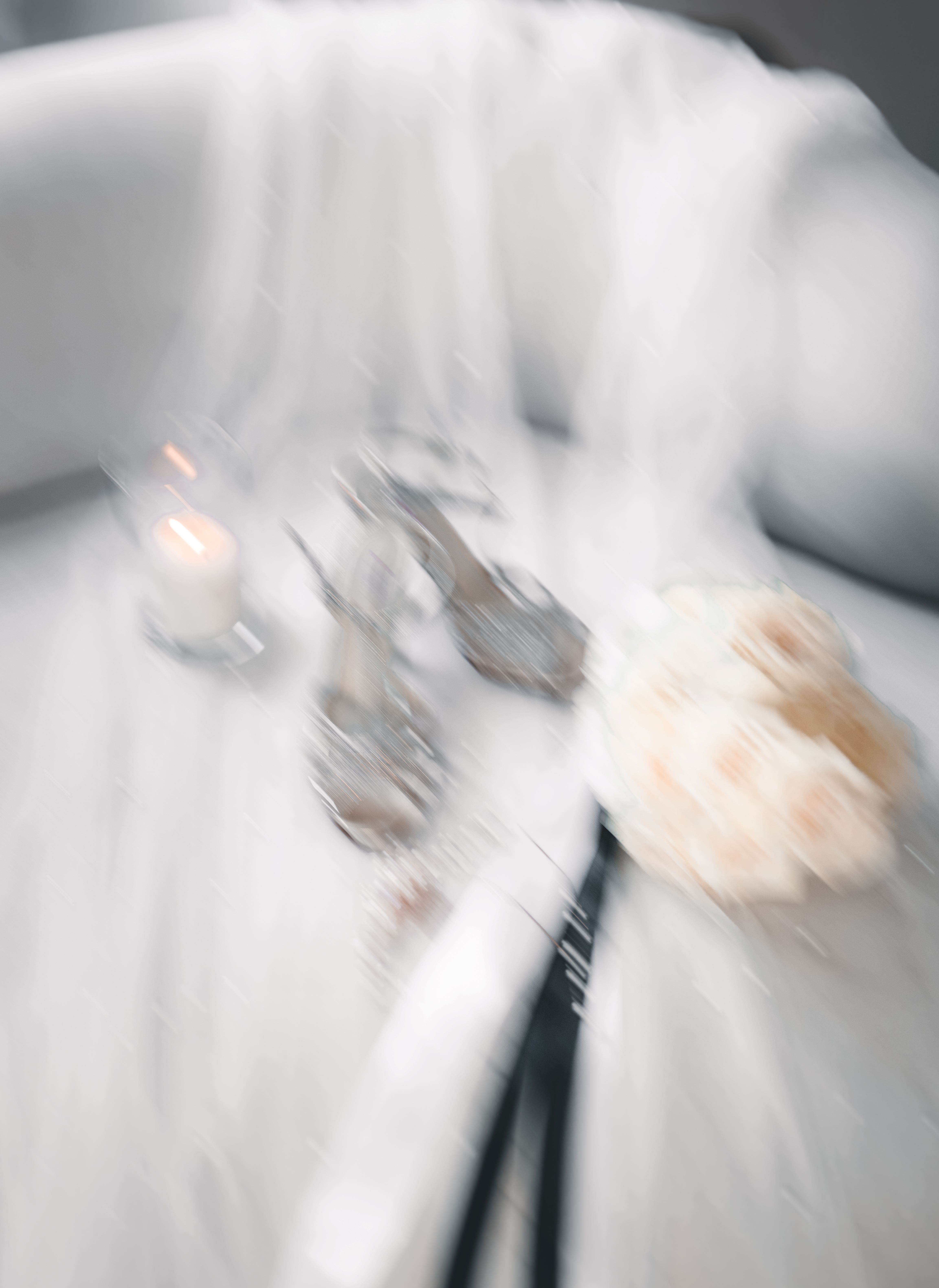 Brautdetails beim Getting Ready vor freier Trauung im Mühlenpalais Holleben – elegante Hochzeitsreportage in Sachsen-Anhalt